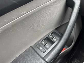 Seat Toledo 1.2 TSI Liftback  Benzine 1.197cc 77kW (105pk) FWD 2012-07/2015-06  CBZB picture 26