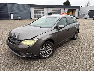 krockskadad bil auto Seat Leon 1.2 TSI Ecomotive 16V Combi/o 4Dr Benzine 1.197cc 77kW (105pk) FWD 2013-08/2014-04  CJZA 2014/6