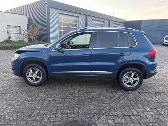 Volkswagen Tiguan 2.0 TDI 16V SUV  Diesel 1.968cc 103kW (140pk) FWD 2011-05/2018-07 (5N2) CFFB picture 2