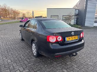 Volkswagen Jetta 1.6 FSI 16V Sedan 4Dr Benzine 1.598cc 85kW (116pk) FWD 2005-09/2008-06 (1K2) BLF; EURO4 picture 5