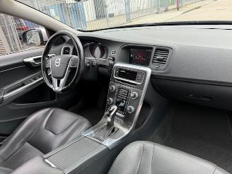 Volvo V-60 2.4 D6 Twin Engine R-Design picture 12