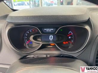 Renault Captur  picture 17