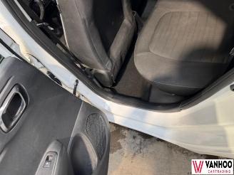 Hyundai I-10  picture 13