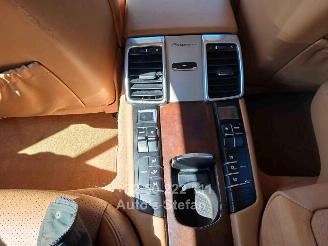 Porsche Panamera 4S picture 9