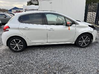 Peugeot 208 ROLAND - GARROS AUTOMATIC picture 7