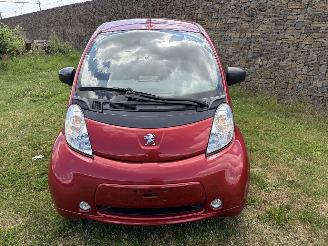 Vaurioauto  passenger cars Peugeot iOn ELEKTRO  AIRCO 2019/8