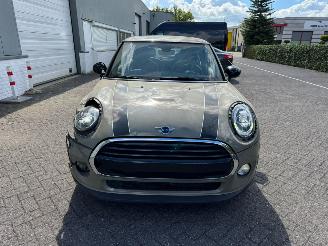 Mini Cooper 1.5 Automaat Pano picture 2