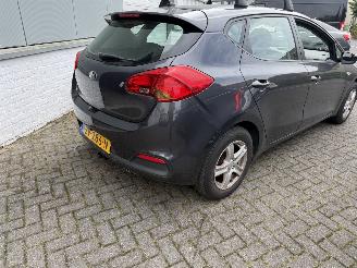 Kia Cee d 1.4 CVVT X-tra picture 6
