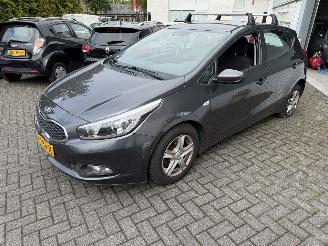 škoda osobní automobily Kia Cee d 1.4 CVVT X-tra 2013/12