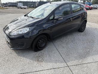 uszkodzony samochody osobowe Ford Fiesta 1.6 TDCi Champion 2013/2