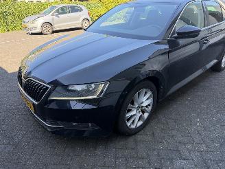 Damaged car Skoda Superb 1.6 TDI Ambition Business 2017/4