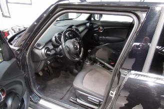 Mini Cooper SEDAN picture 15