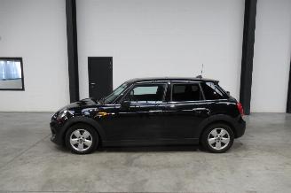 Mini Cooper SEDAN picture 2