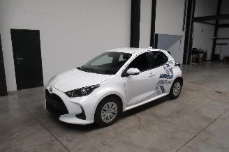 Toyota Yaris HYBRID picture 1