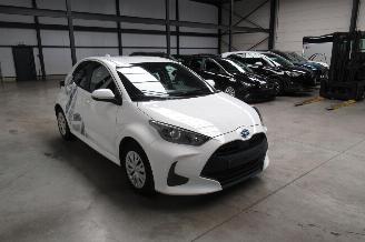 Toyota Yaris HYBRID picture 6