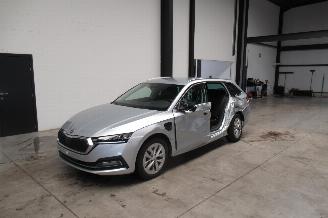 Voiture accidenté Skoda Octavia AMBITION 2024/1
