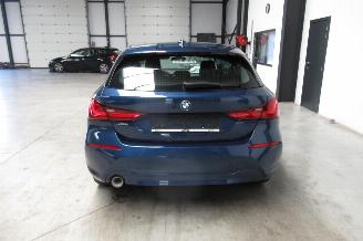 BMW 1-serie ADVANTAGE picture 4