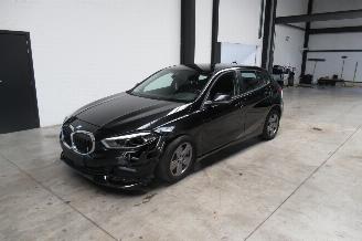 Coche accidentado BMW 1-serie ADVANTAGE 2021/9