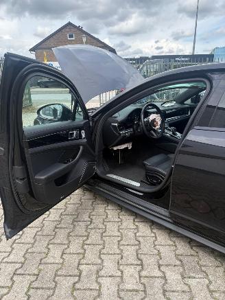 Porsche Panamera 4e PlugIn Hybride*Chrono*Panoramaschuifdak*360 Camera*Matrix Laserlicht*Luchtvering*Ambiente*Comfortstoelen met Memory en leer*Bose sound* picture 24