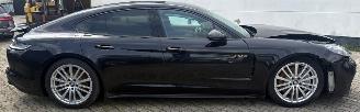 Porsche Panamera 4e PlugIn Hybride*Chrono*Panoramaschuifdak*360 Camera*Matrix Laserlicht*Luchtvering*Ambiente*Comfortstoelen met Memory en leer*Bose sound* picture 8