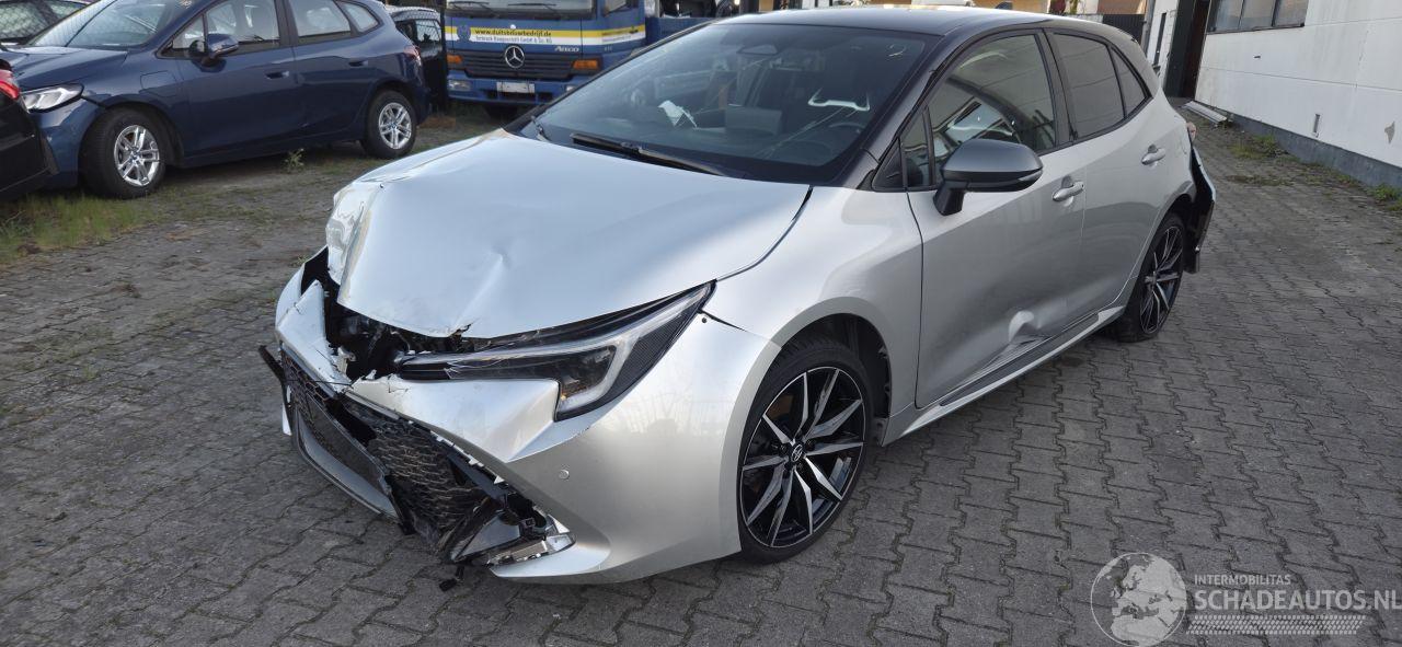 Toyota Corolla GR Sport 1.8L Hybride*Bi-LED adaptive*DAB*parkeer assistent*Camera*Navigatie*Apple CarPlay*Sportstoelen