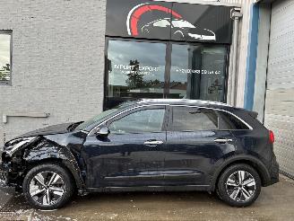 Vaurioauto  passenger cars Kia Niro KIA NIRO HYBRIDE 2021 2021/11