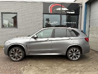 krockskadad bil auto BMW X5 BMW X5 M50d 2015 MOTORSCHADE 2015/10