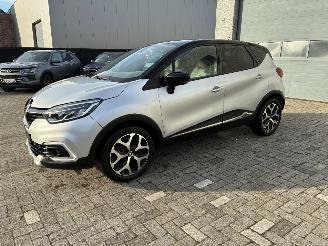 damaged passenger cars Renault Captur RENAULT CAPTUR 1.5D 2017 2017/11