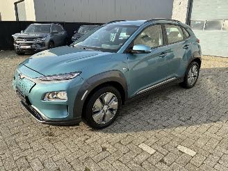 Vaurioauto  passenger cars Hyundai Kona HYUNDAI KONA 2021 ELEK 2021/10