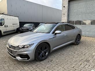 Unfallwagen Volkswagen Arteon VW ARTEON 2.0D DSG R LINE 2018 2018/9
