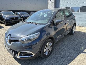 Damaged car Renault Captur RENAULT CAPTUR 1.5D 2013 2013/6
