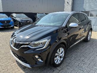 damaged passenger cars Renault Captur RENAULT CAPTUR 1.5D 2020 2020/8
