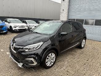 damaged passenger cars Renault Clio RENAULT CAPTUR 1.5D 2018 2018/6