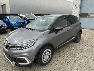 Auto incidentate Renault Captur RENAULT CAPTUR 1.2I AUTOMAAT 2018 2018/8
