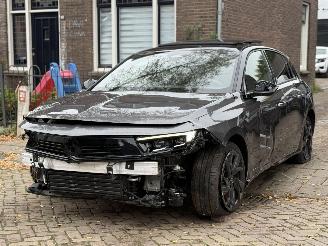 Schadeauto Opel Astra hybrid 1.6 ULTIMATE 132 kw AUTOMAAT NEW MODEL 2023/1