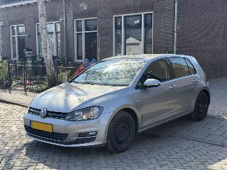 Schadeauto Volkswagen Golf 1.0 TSI  Bluemotion NAP 2016/1