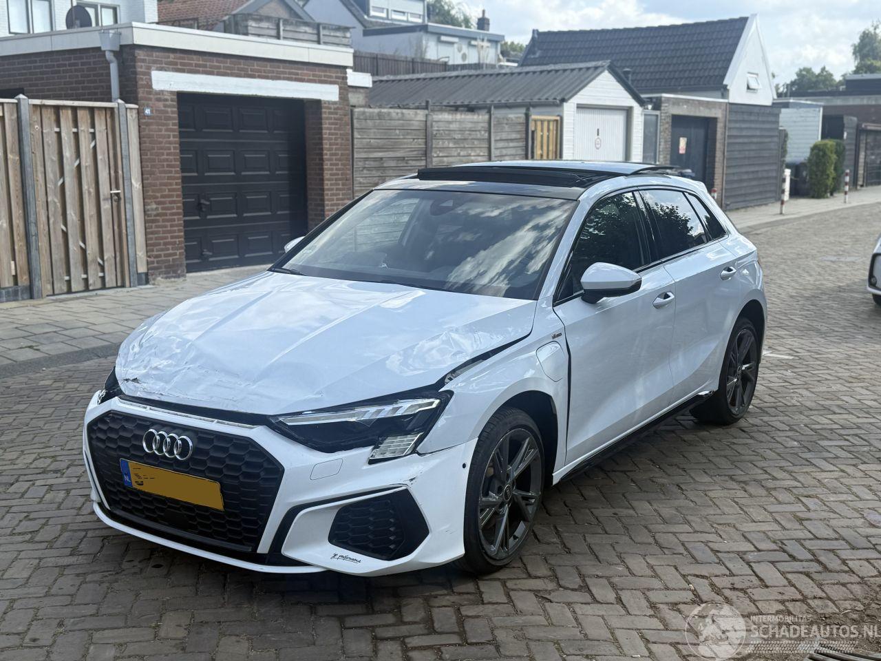Audi A3 40 TFSI S Line PANO