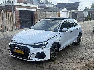 skadebil auto Audi A3 40 TFSI S Line PANO 2021/1