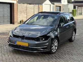 Auto incidentate Volkswagen Golf 1.5 TSI Pano AUTOMAAT 2017/1