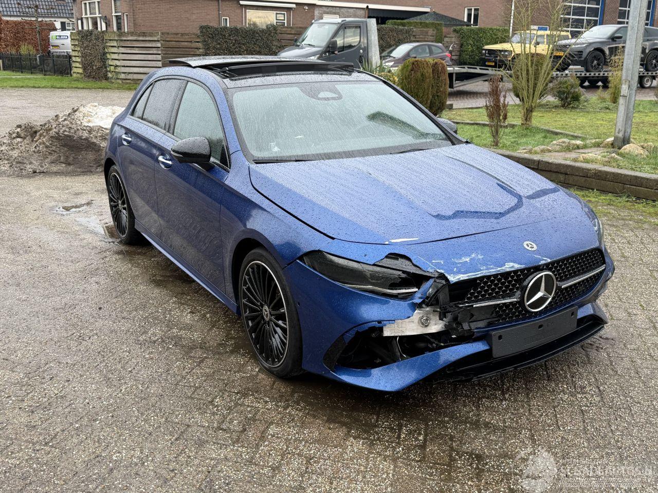 Mercedes A-klasse A200 nieuwe model AMG PANO SFEER