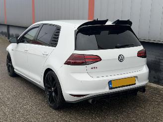 Volkswagen Golf 2.0 TSI GTI Performance picture 20