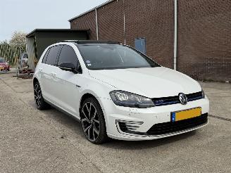 Damaged car Volkswagen Golf 1.4 TSI GTE PANO 2015/1