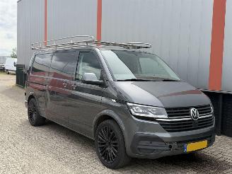 Damaged car Volkswagen Transporter 2.0 TDI L2H3 30 AUTOMAAT 2020/1
