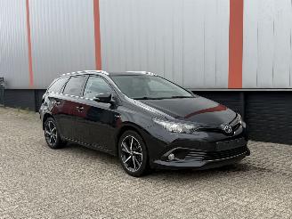 Toyota Auris Touring Sports  picture 2