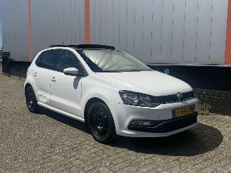 damaged passenger cars Volkswagen Polo 1.2 TSI PANORAMADAK 2014/1