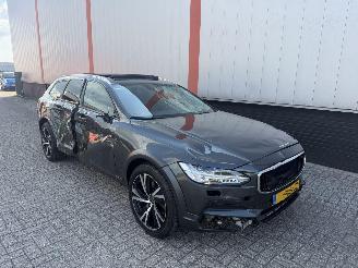 škoda osobní automobily Volvo V-90 V90 Cross Country 2.0 D5 AWD PRO 2019/1