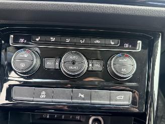 Volkswagen Touran 1.2 TSI R Line 7 PERS NAP! picture 18