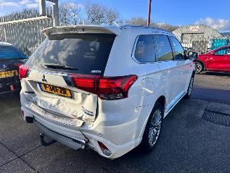 Mitsubishi Outlander 2.4 PHEV S-Edition picture 4
