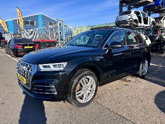 Schadeauto Audi Q5 50 TFSI E QUATTRO S LINE / PANO / LEER 2020/10