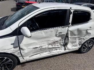 Peugeot 108 1.0 AUTOMAAT picture 14